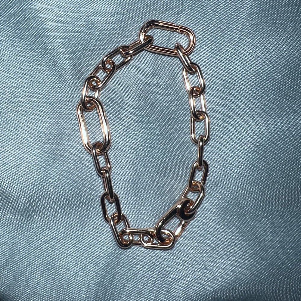 Pandora ME Medium-Link Chain Bracelet
14k rose gold plating